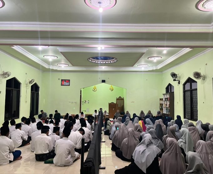 Kamis Malam Santri Dar Al-Faradis: Majelis Sholawat dan Pembagian Hadiah HSN 2026